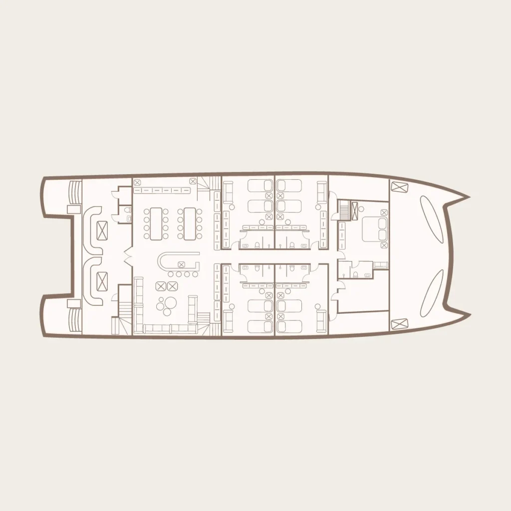 Main-Deck-Monique