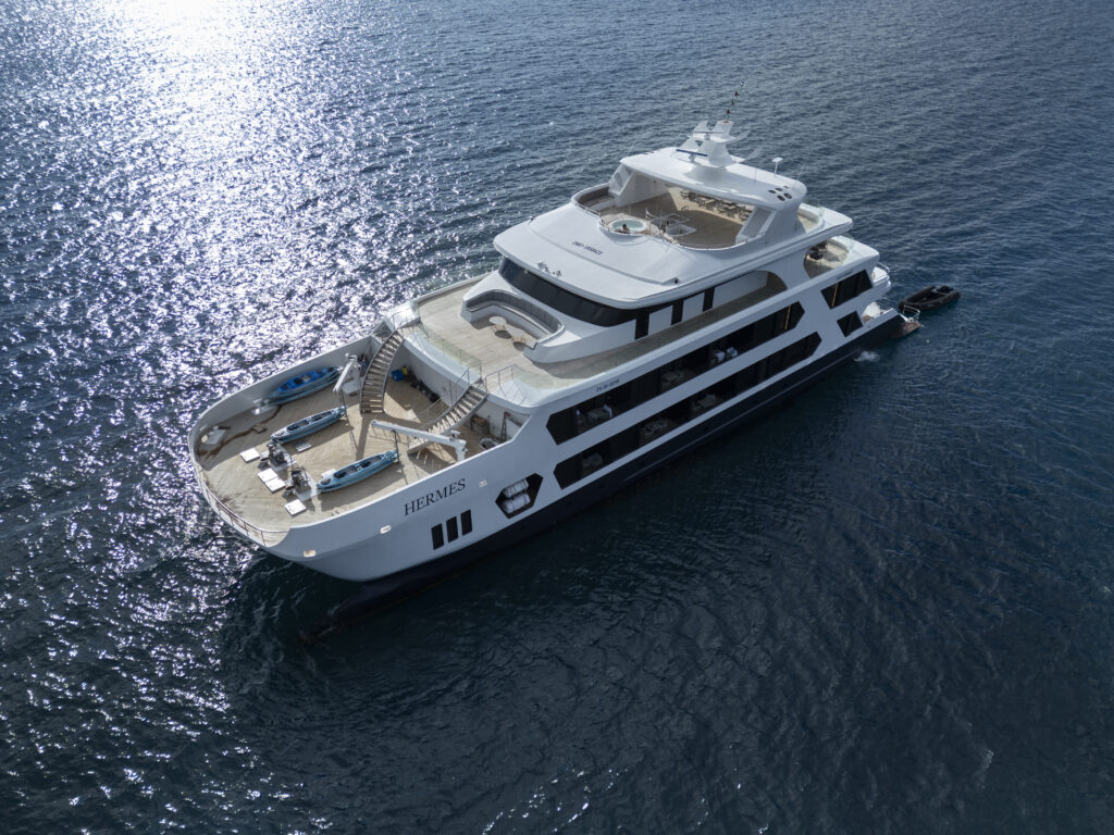 Panoramic 3 - Hermes Galapagos Mega Catamaran