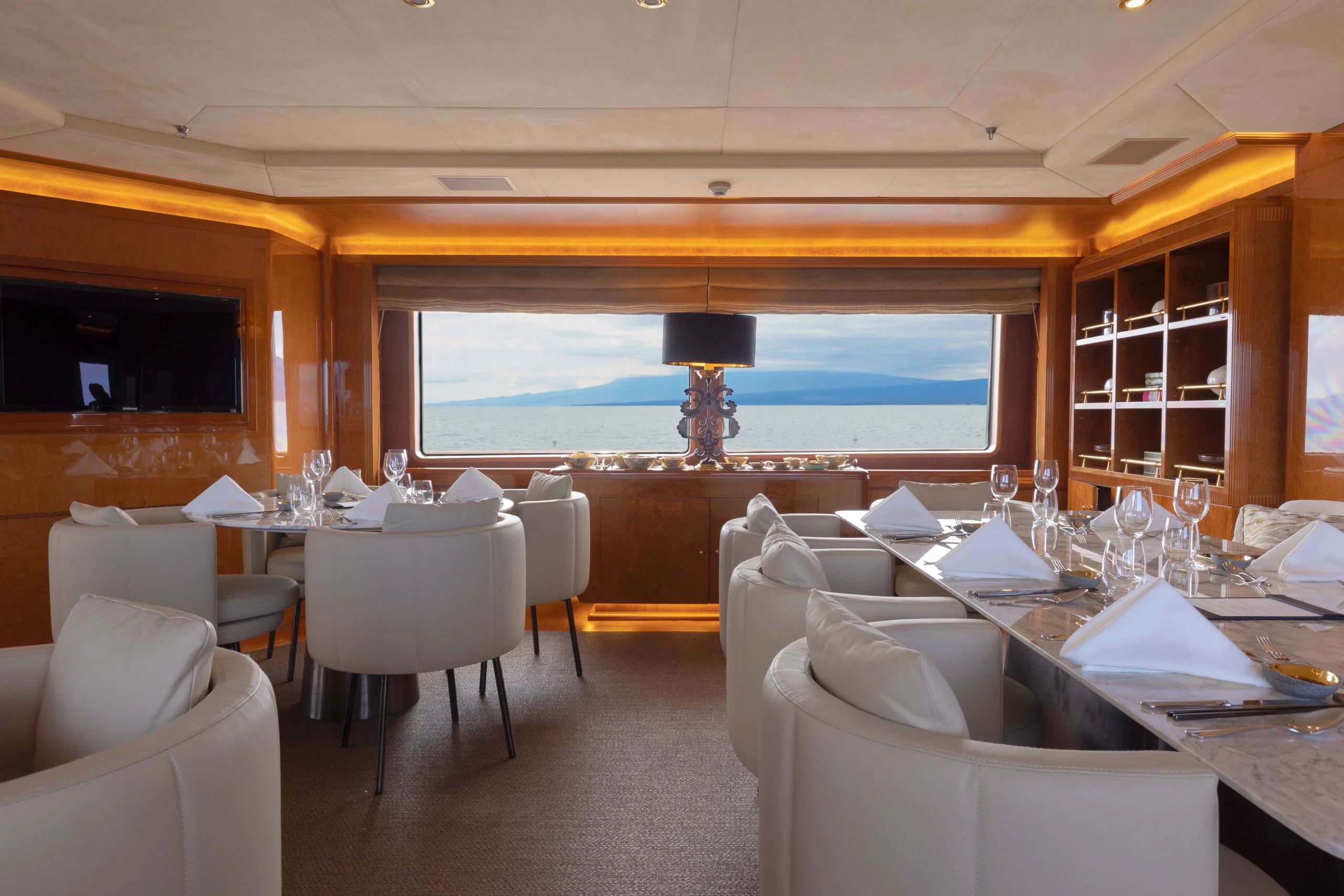 aqua-mare_indoor-dining-room-0005