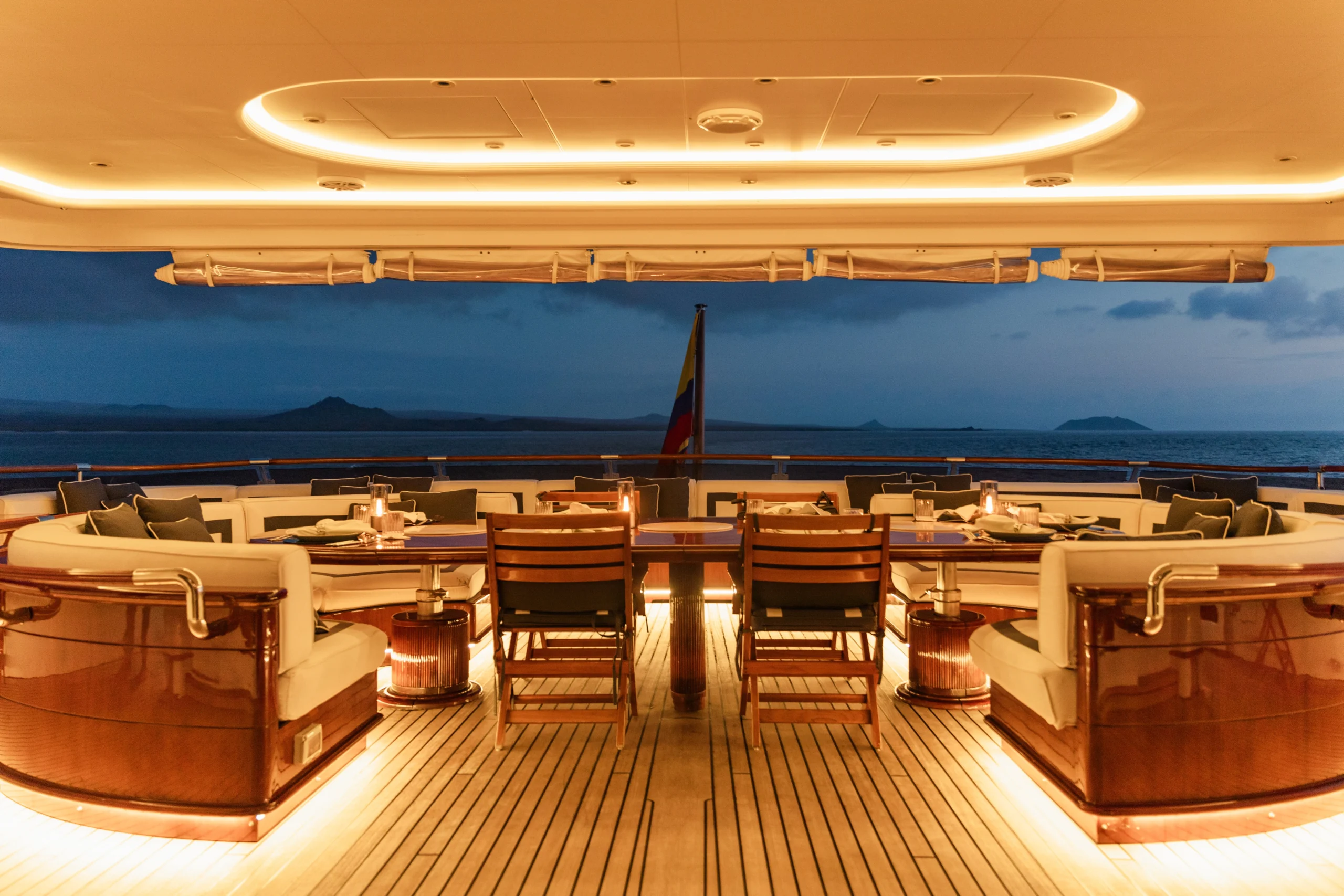 aqua-mare_outdoor-dining-room-0010