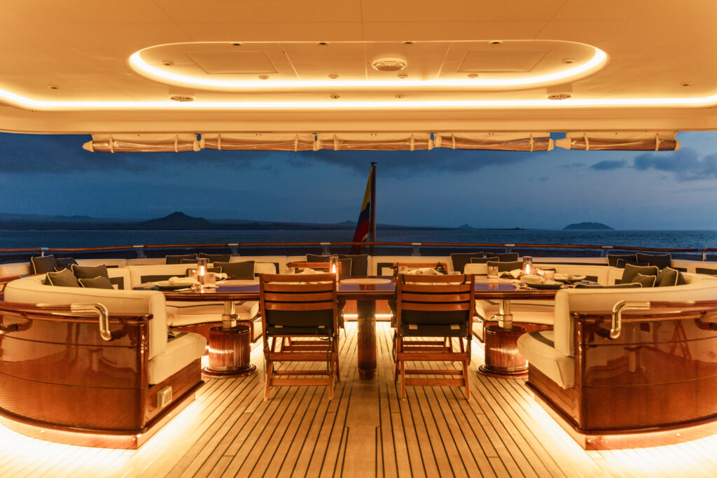 aqua-mare_outdoor-dining-room-0010