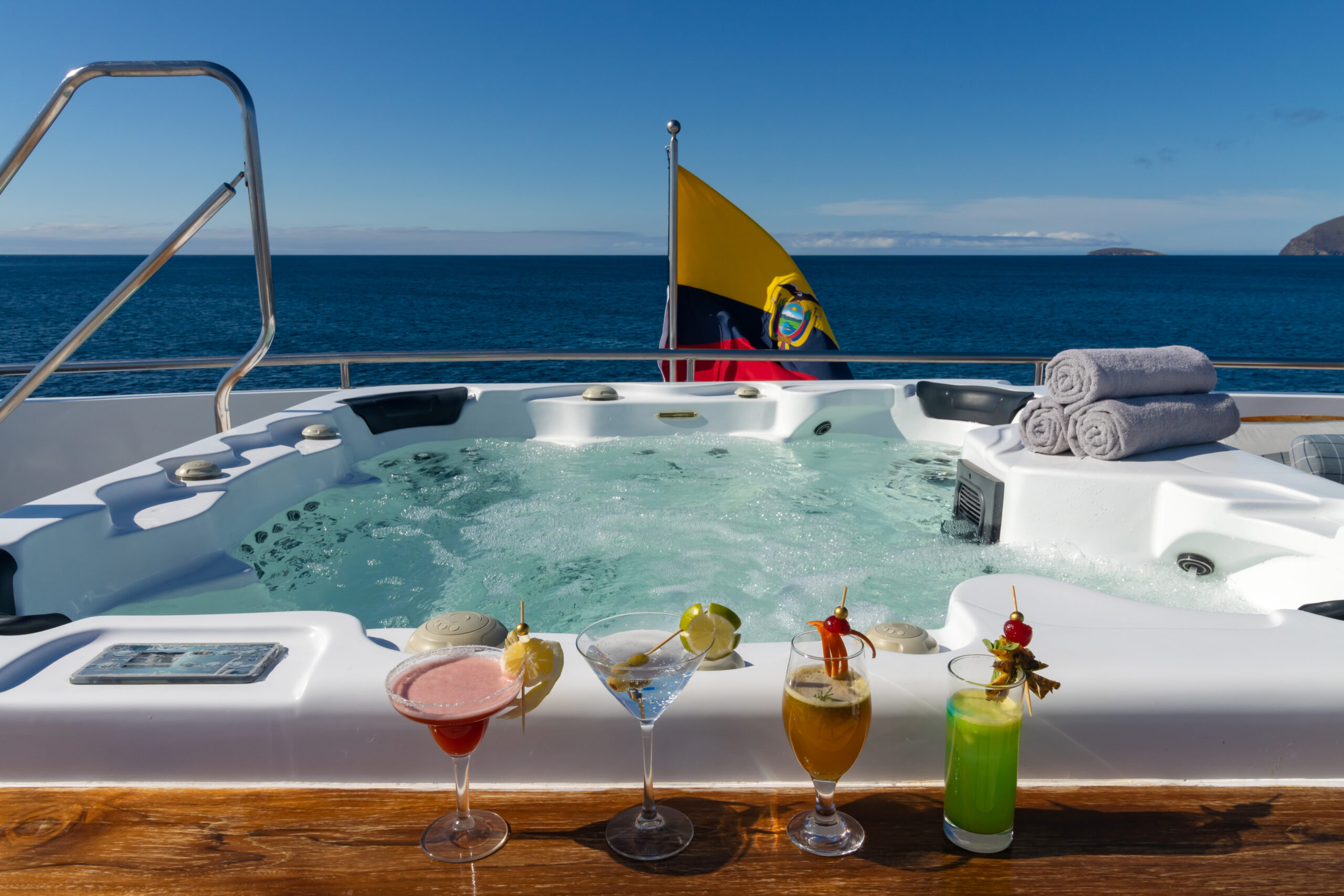 natural-paradise-jacuzzi